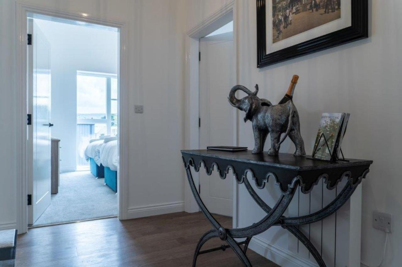 The Sidings, Luxury Penthouse, Haworthアパートメント エクステリア 写真